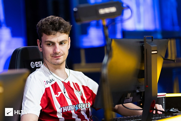 具权威性 具权威性