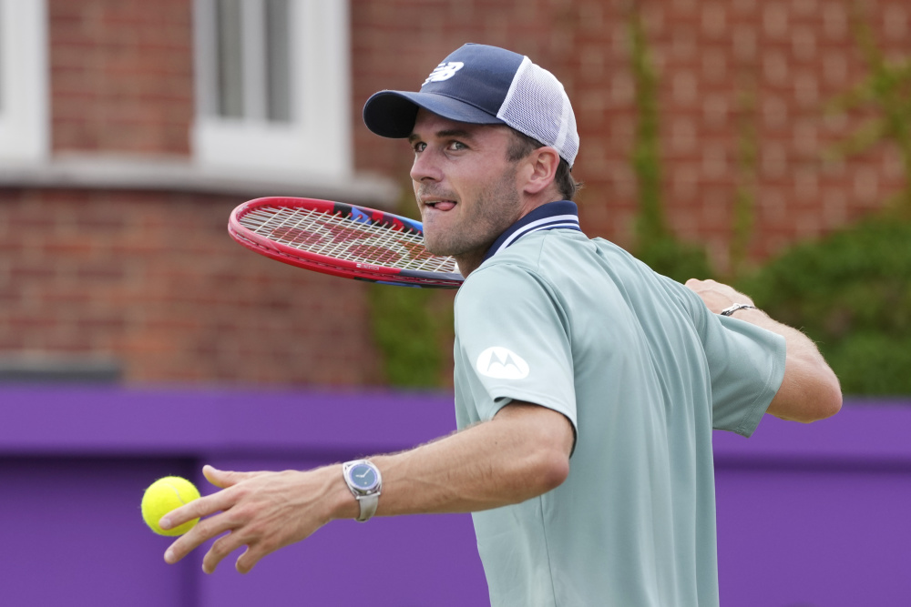 仅展现了两 仅展现了两