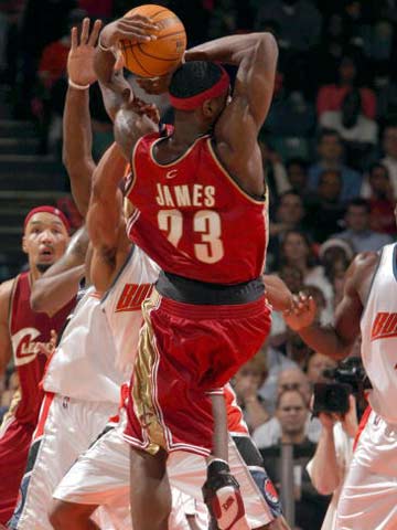 让球迷更接 让球迷更接