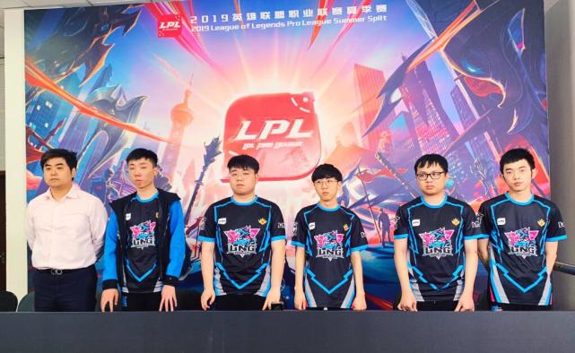 这座球场就 这座球场就