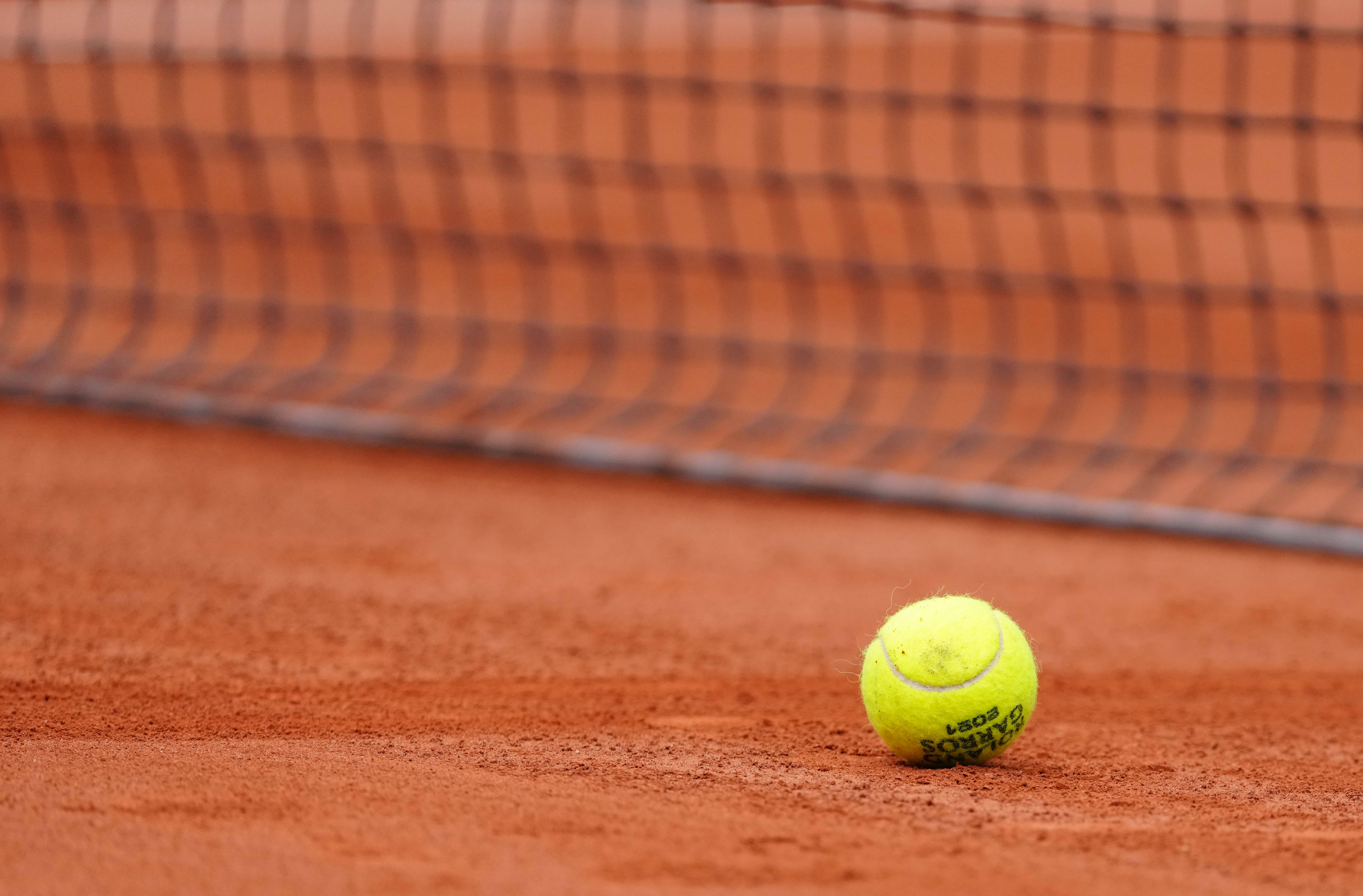 元的费用中 元的费用中