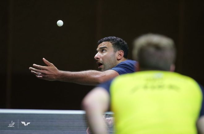 先以左投 先以左投